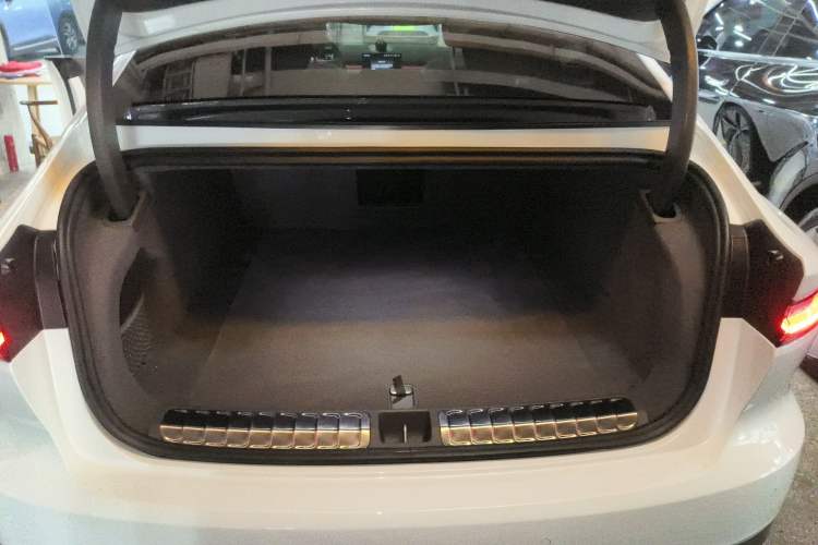 Used Nio ET7 2024 75 kWh Executive Edition
