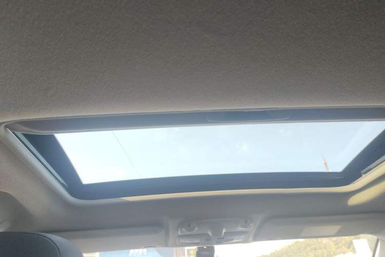 Used Mitsubishi Outlander 2012 Kicks 2.0 Sport Navigation Edition