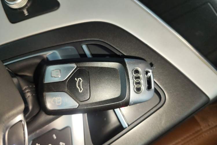 Used Audi Q7 2016 40 TFSI Comfort Model
