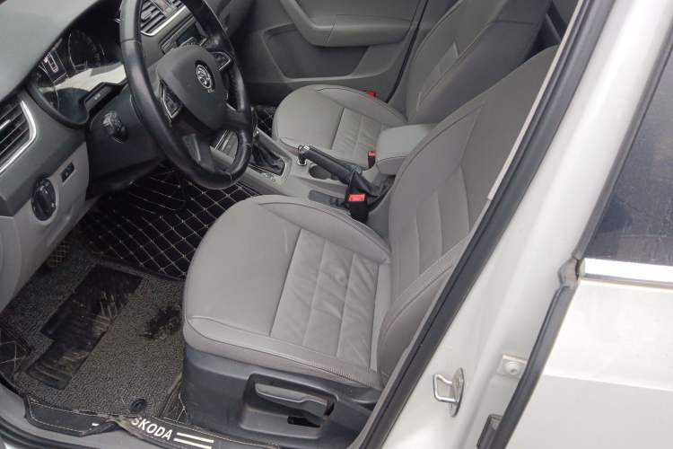 Used Skoda Octavia 2015 1.6L Automatic Yijun Edition
