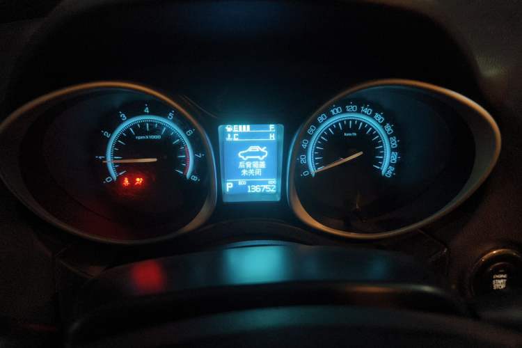 Used GAC Trumpchi GS5 Super 2016 1.8T Automatic Two-Wheel Drive Anniversary Edition Instrument Cluster