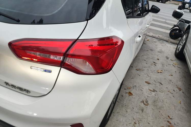 Used Ford Focus 2019 Hatchback EcoBoost 180 Automatic Trendy Model