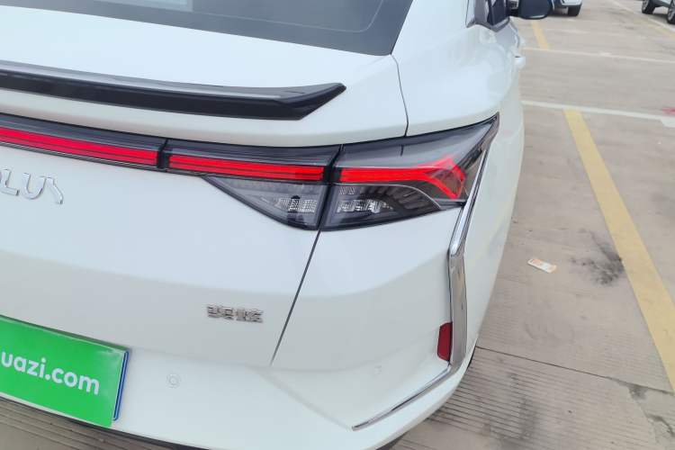 Used Dongfeng Aeolus Yixuan 2021 230T Automatic Glory Edition
