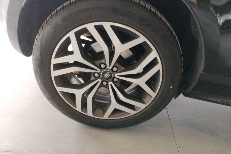 Used Land Rover Range Rover Evoque 2021 Range Rover Velar 249 PS R-Dynamic S Performance Edition
