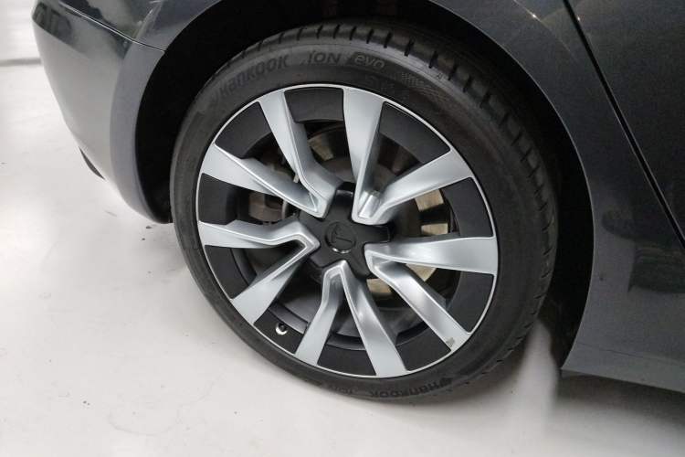 Used Tesla Model 3 2023 Rear-Wheel-Drive Version Exterior 5