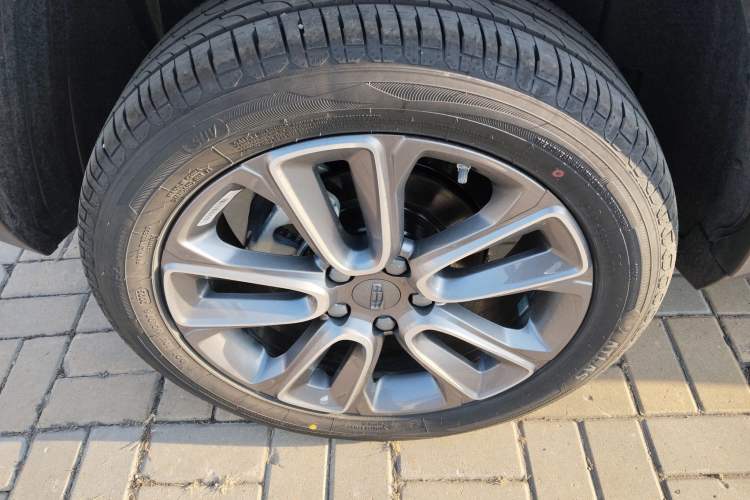 Used Geely Auto icon 2026 Model Chocolate 1.5TD Pure & Refined Edition
