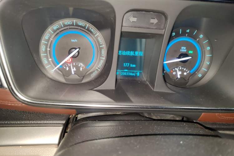 Used Buick GL8 2014 2.4L LT Luxury Business Executive Edition Odometer Close Up