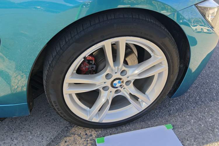 Used BMW 4 Series 2017 425i Convertible M Sport Package Right Front Wheel Hub