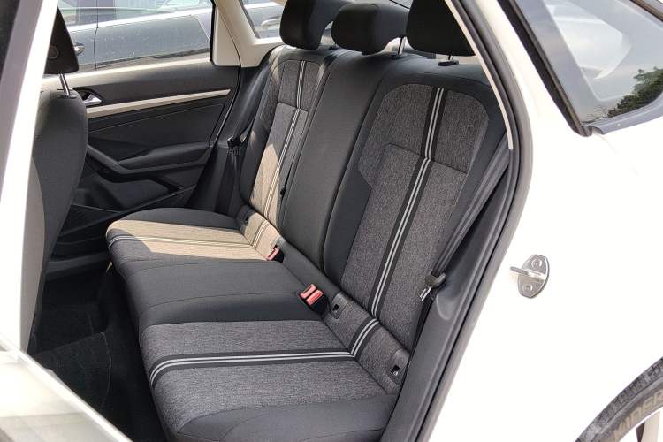 Used Volkswagen Lavida 2019 1.5L Automatic Fashion Edition China VI Left Rear Seat