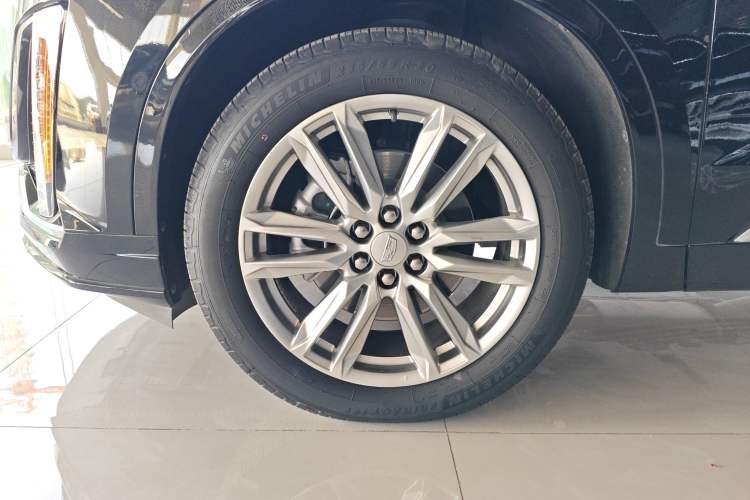 Used Cadillac XT6 2022 2.0T 7-Seater Two-Wheel Drive Luxury Version Left Front Wheel Hub