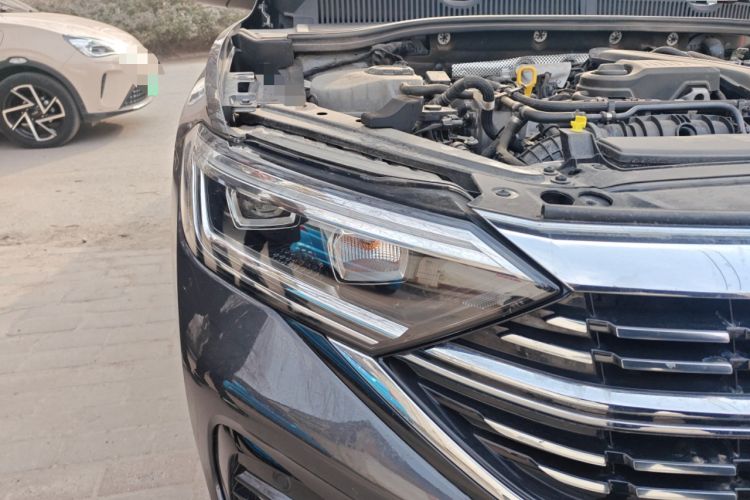 Used Volkswagen Sagitar 2024 300TSI DSG Excellence Edition Right Front Headlight