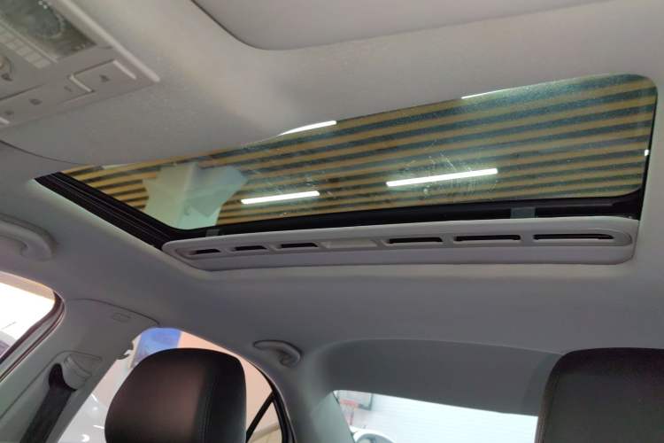 Used Volkswagen Jetta 2015 1.6L Automatic Comfort Model Headliner