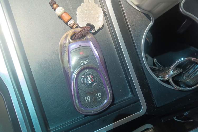 Used Buick GL8 2023 ES Lu Zun Deluxe Model
