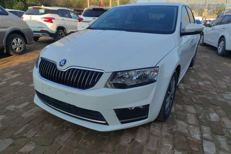 Used Skoda Octavia 2017 Classic Model 1.6L Automatic Comfort Edition