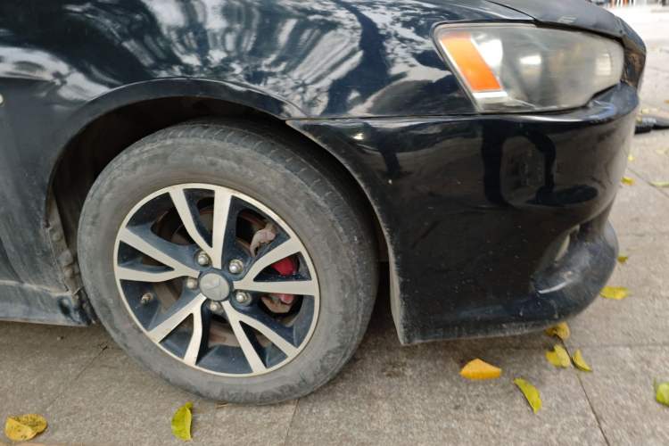 Used Mitsubishi Lancer EX 2013 Fashion Edition 1.8L CVT Comfort Version Right Front Wheel Hub