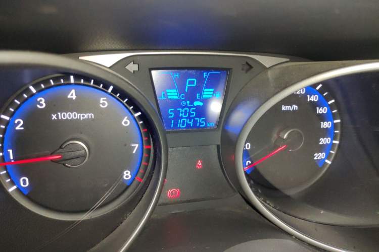 Used Hyundai ix35 2015 2.0L Automatic 2WD Smart Version China V Standard Odometer Close Up