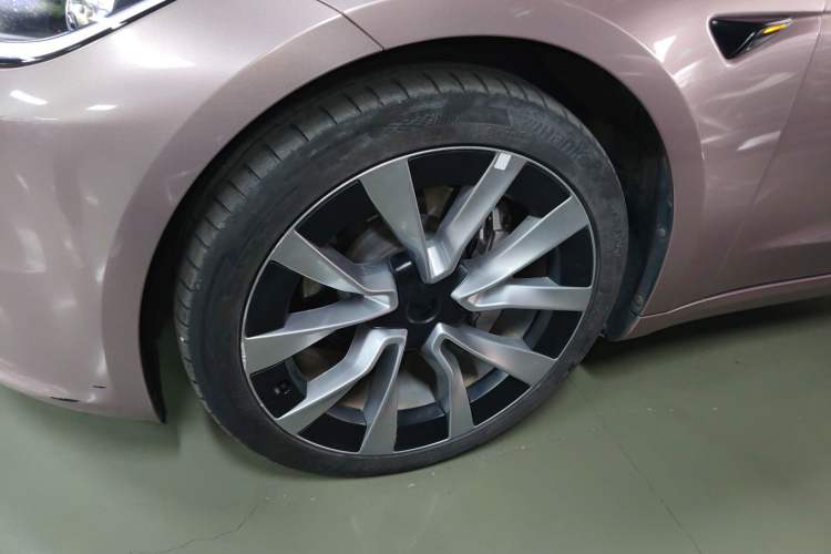 Used Tesla Model 3 2023 Long-Range All-Wheel-Drive Version