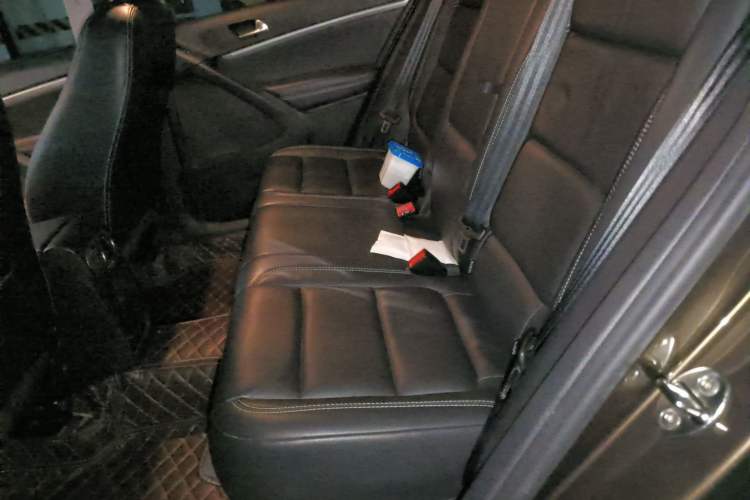 Used Volkswagen Tiguan 2017 300TSI Automatic Two-Wheel Drive Silk Road Comfort Edition Left Rear Seat