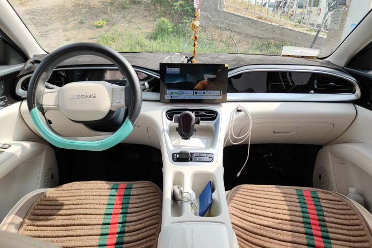 Used Geely Galaxy Geome 2025 310km Youth Edition Center Console
