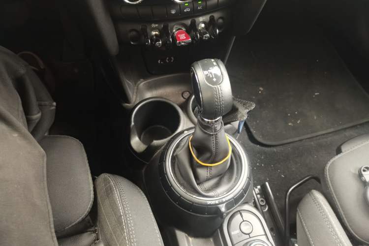 Used MINI 2016 1.5T COOPER Gear Lever