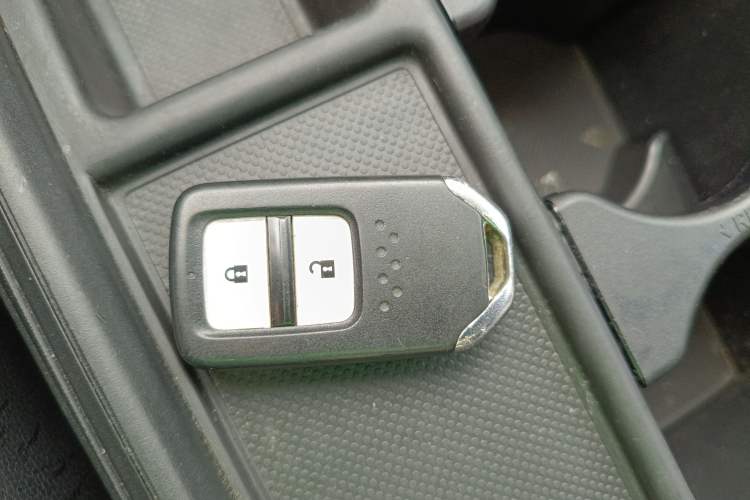 Used Honda CR-V 2015 2.4L two-wheel drive luxury version
