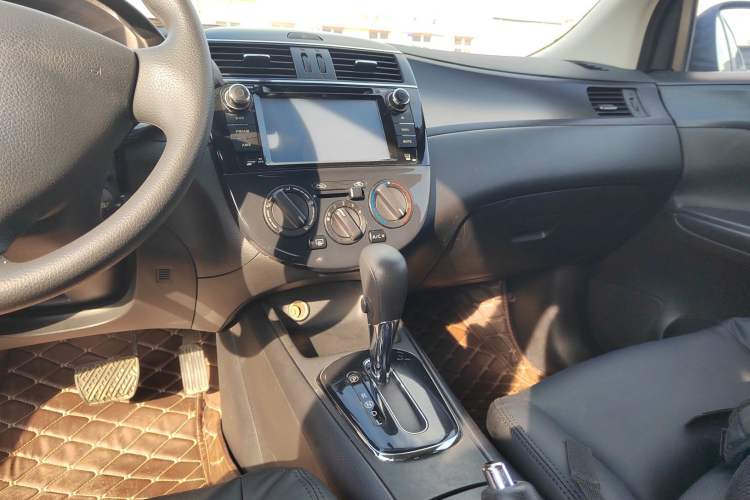 Used Nissan Tiida 2011 1.6L CVT Comfort Model