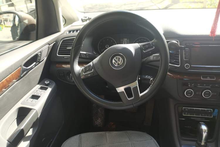 Used Volkswagen Sharan 2013 1.8TSI Comfort Model Euro IV
