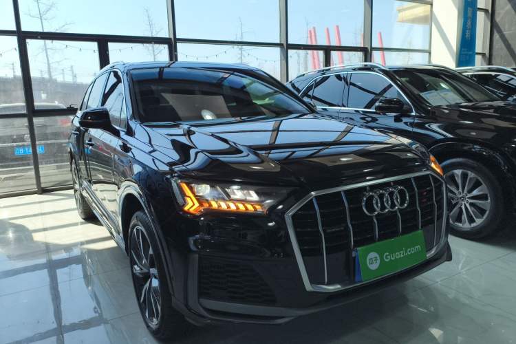 Used Audi Q7 2022 55 TFSI quattro S line Sport model