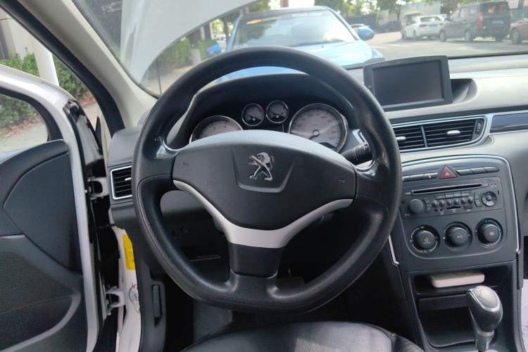 Used Peugeot 308 2012 1.6L Roland Garros Edition Steering Wheel