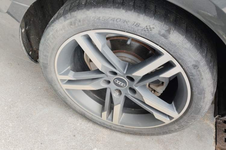 Used Audi A4L 2022 40 TFSI Luxury Dynamic Model Right Rear Wheel Hub