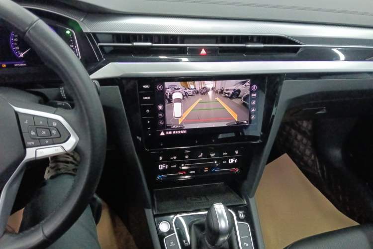 Used Volkswagen FAW-Volkswagen CC 2024 Estate Car 380TSI Hunter's Heart Edition Audio And AC Panel