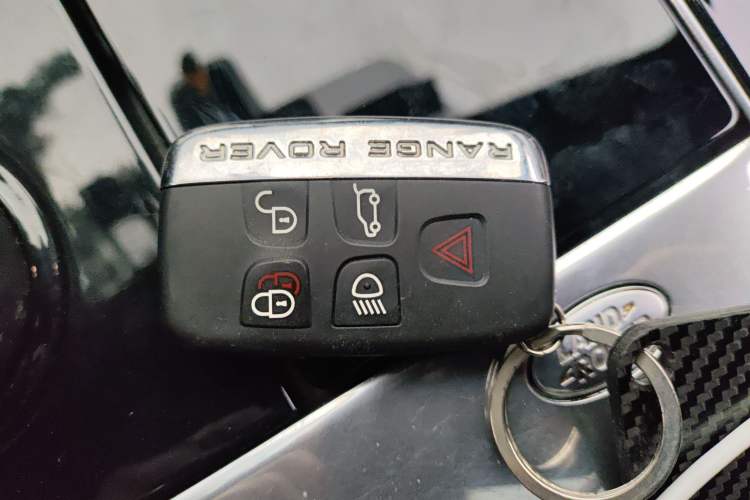 Used Land Rover Range Rover Velar 2018 P300 R-DYNAMIC S
