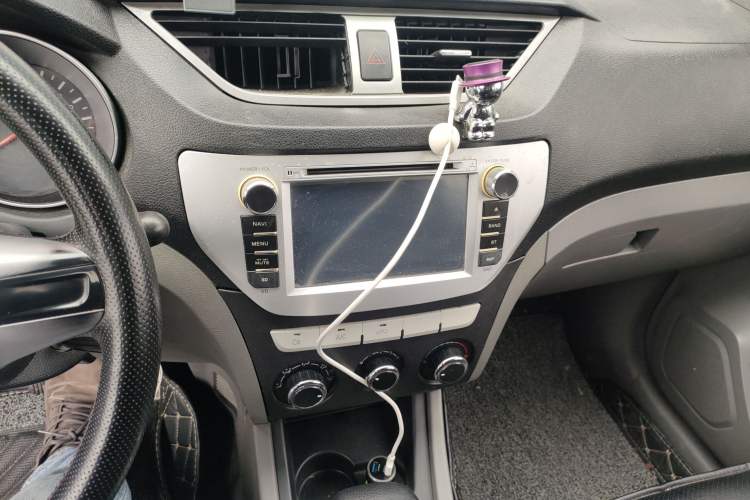 Used FAW Senya S80 2013 1.5L Automatic 5-Seat Fashion Edition