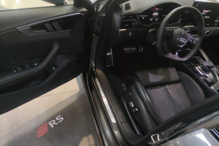 Used Audi A4L 2024 40 TFSI quattro RS Performance Package