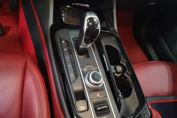 Used Maserati Levante 2016 3.0T Standard Edition Gear Lever