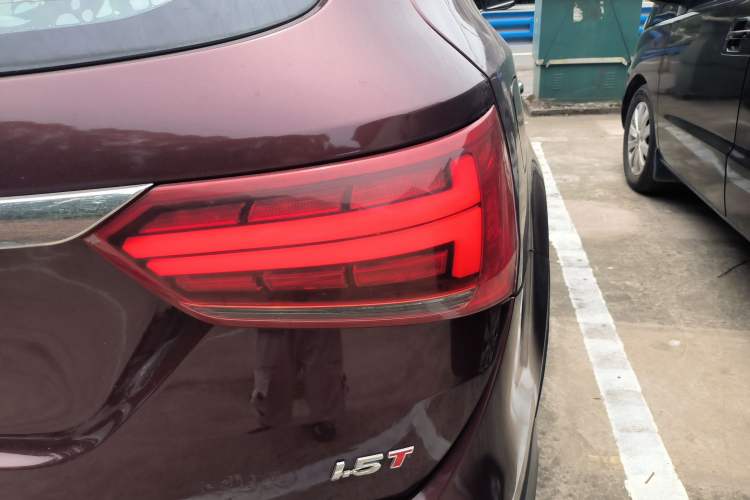 Used Dongfeng Fengon 580 2017 1.5T CVT Smart Style Model
