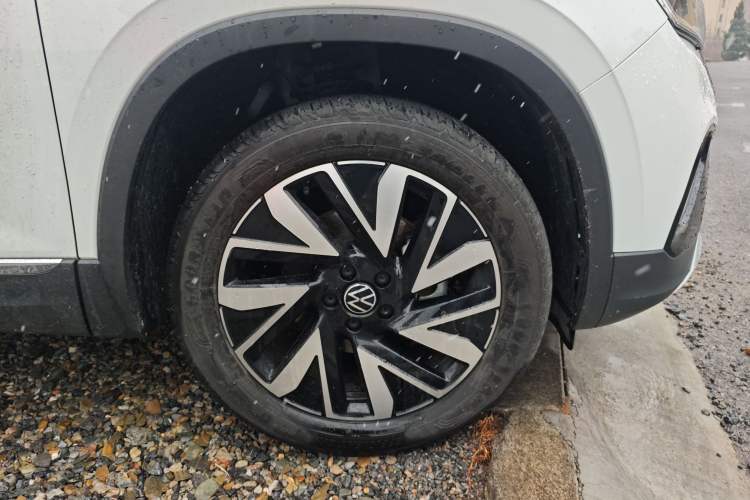 Used Volkswagen Tayron 2024 300TSI Two-Wheel-Drive Luxury Plus Advanced Version