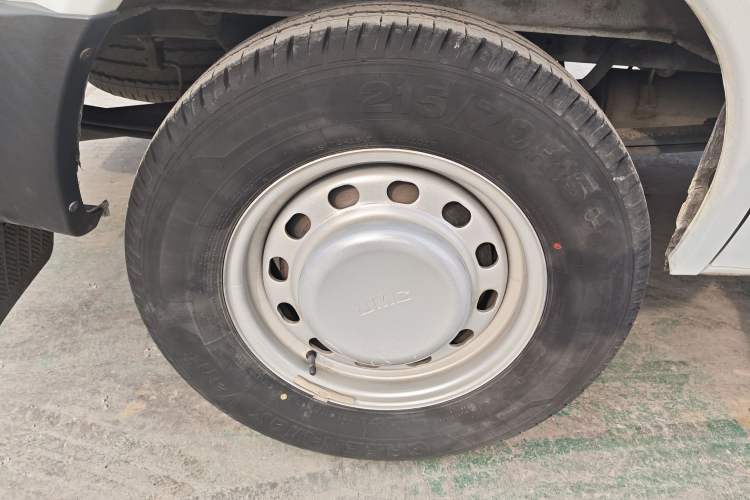 Used JMC Transit 2019 2.8T Commercial Version Short Wheelbase Mid-Roof 3-Seater China VI Standard JX493
