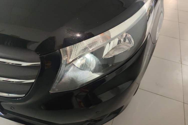 Used Mercedes-Benz Vito 2021 2.0T Elite Version 7 Seats Left Front Headlight