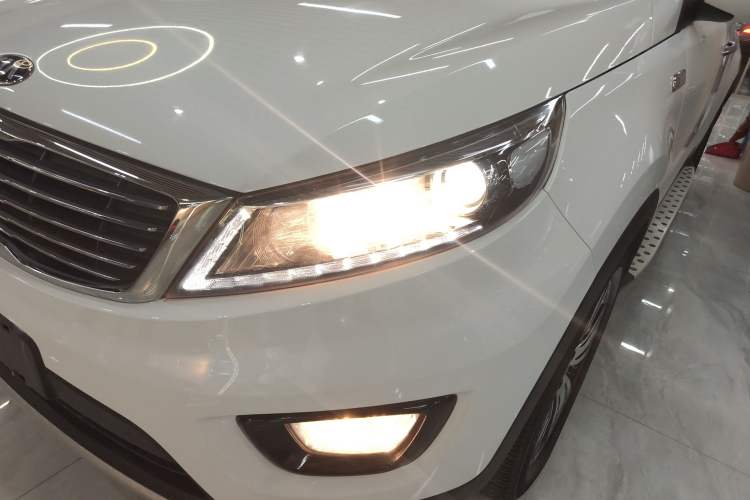 Used Kia Sportage R 2015 2.0L Automatic Two-Wheel Drive DLX Model Left Front Headlight