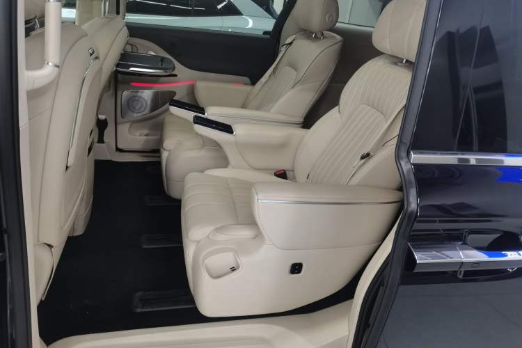 Used VOYAH Dream 2025 PHEV Four-Wheel-Drive Flagship Kunpeng Edition
