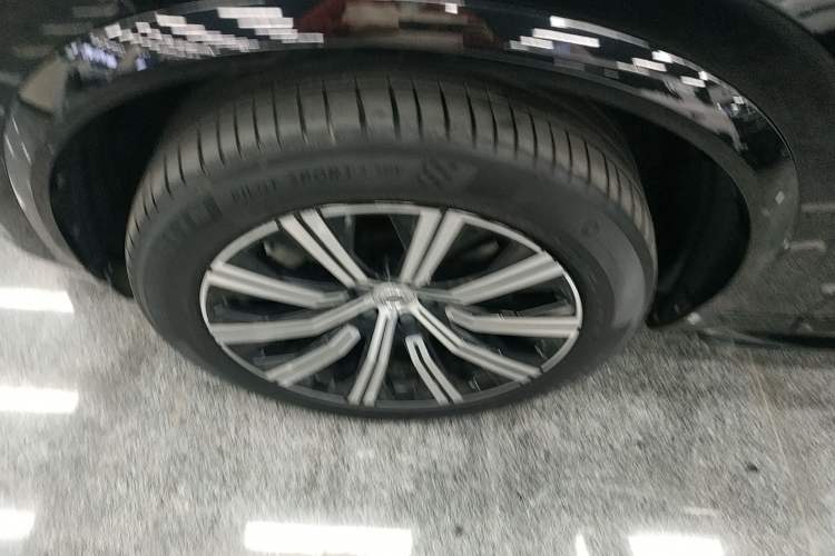 Used Volvo XC90 2023 B5 SmartDrive Luxury Edition 5 Seats Exterior 4