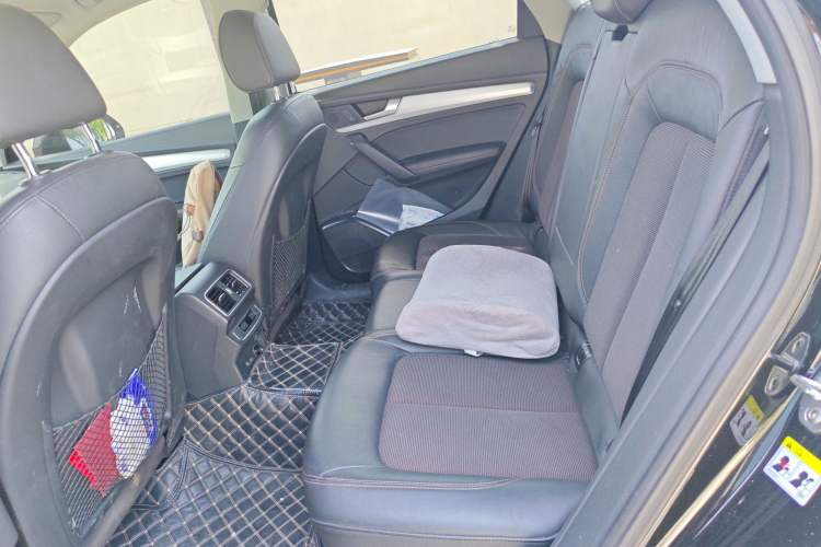 Used Audi Q5L 2018 40 TFSI Prestige Fashion Edition China VI Left Rear Seat