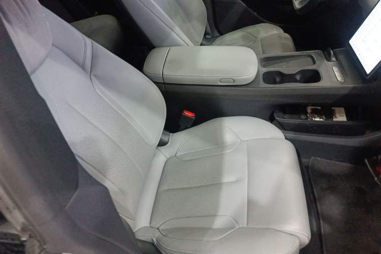 Used Nio ET5T 2024 75kWh Touring Right Front Seat