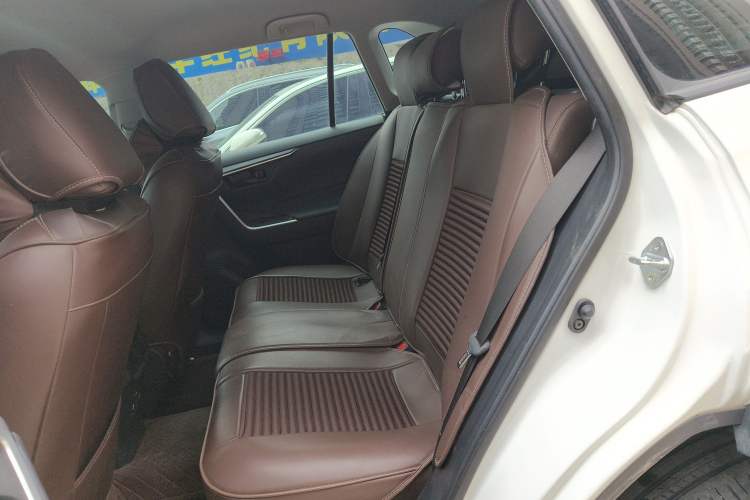 Used Toyota Wildlander 2024 2.0L CVT Two-Wheel Drive Leading Edition