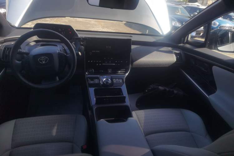 Used Toyota FAW bZ4X 2022 Two-Wheel Drive Long-Range PRO Version Audio And AC Panel