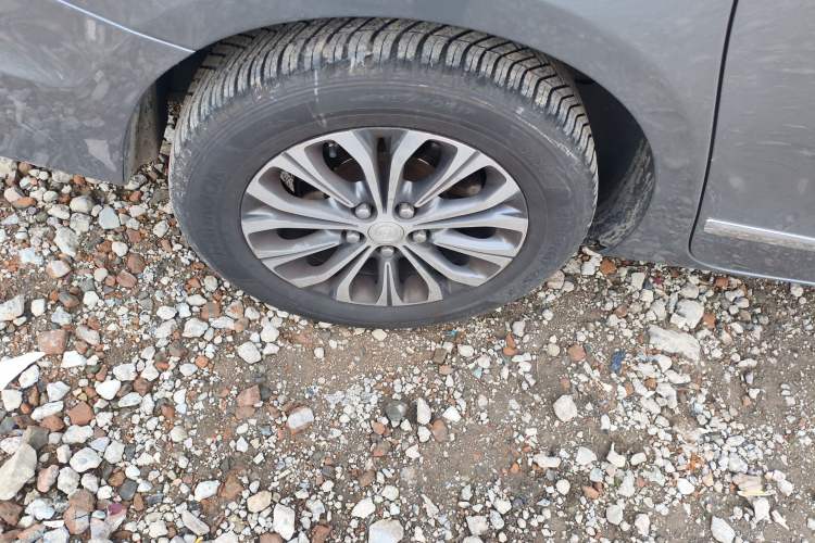 Used Buick GL8 2020 Land Business Class 652T Luxury Model Right Rear Wheel Hub