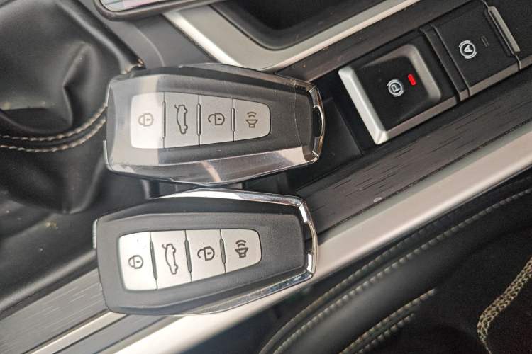 Used Geely Auto Vision X6 2020 1.4T Manual Luxury Model Interior 1