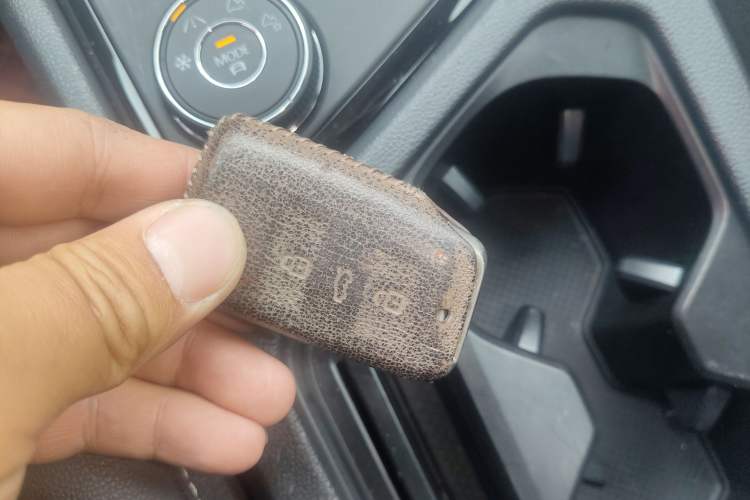 Used Volkswagen Tiguan L 2019 380TSI Automatic All-Wheel Drive Luxury Edition with 7 Seats China VI Standard Vehicle Key