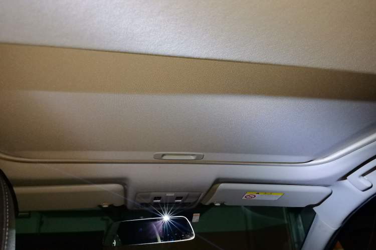 Used Toyota RAV4 2016 2.0L CVT Two-Wheel Drive Fashion Edition China V Standard
